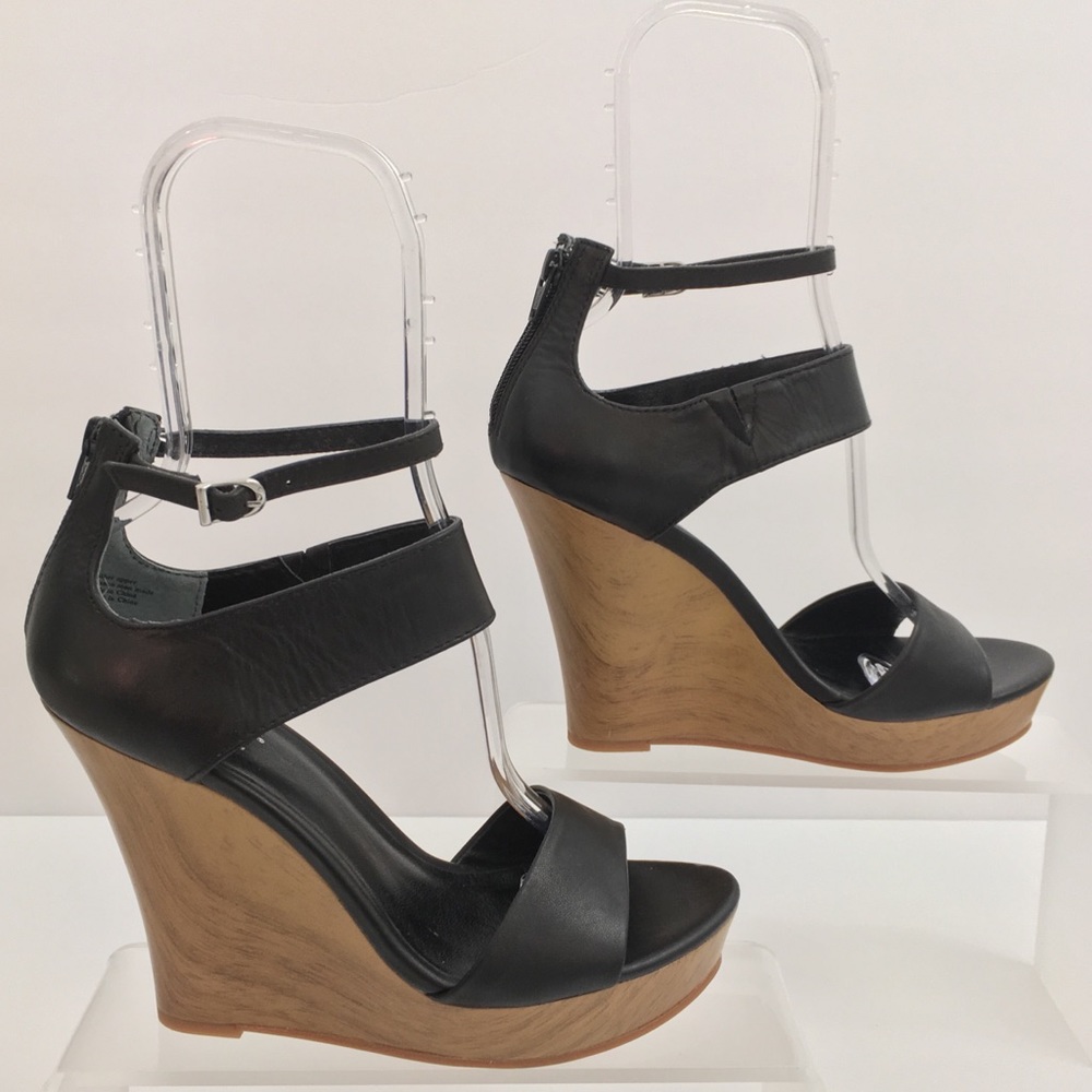 Seychelles Women’s Black Leather Wedges